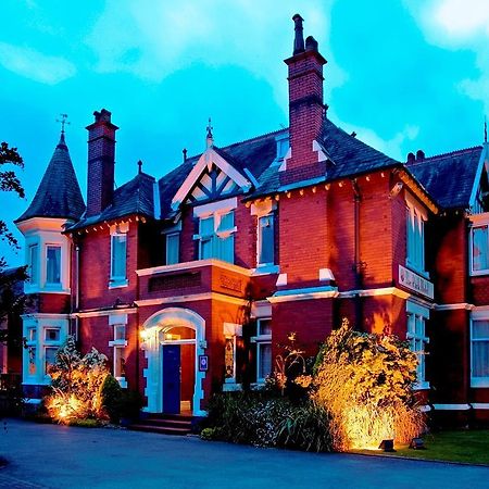 Trivelles Park Hotel Preston  Bagian luar foto