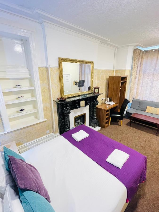 Trivelles Park Hotel Preston  Bagian luar foto