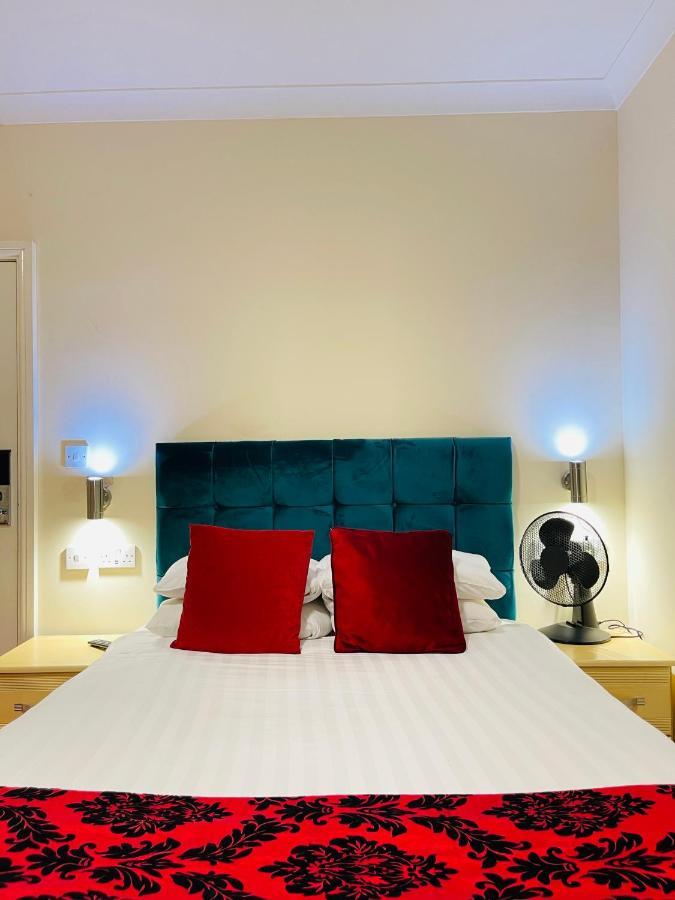 Trivelles Park Hotel Preston  Bagian luar foto