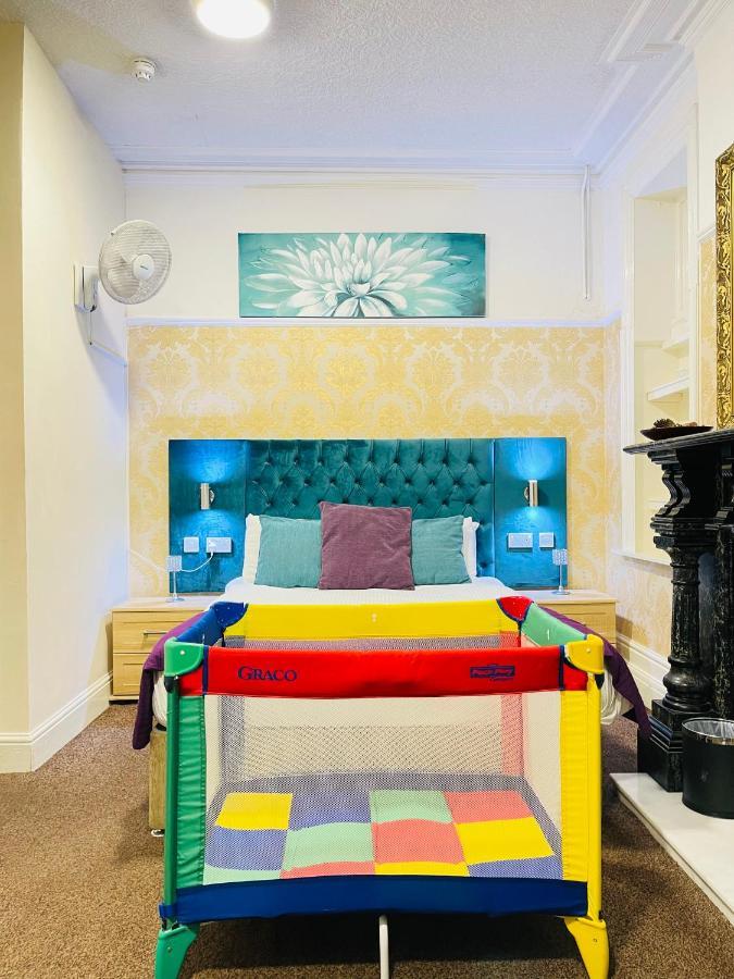Trivelles Park Hotel Preston  Bagian luar foto