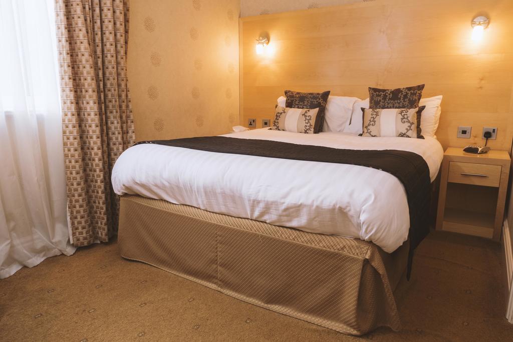 Trivelles Park Hotel Preston  Bagian luar foto