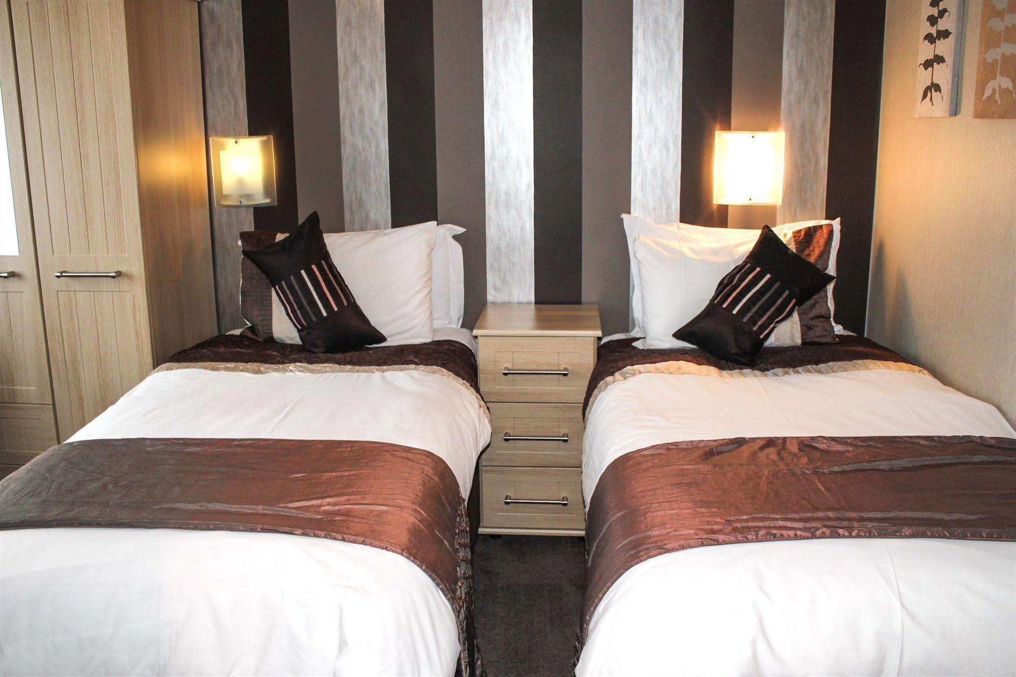 Trivelles Park Hotel Preston  Bagian luar foto