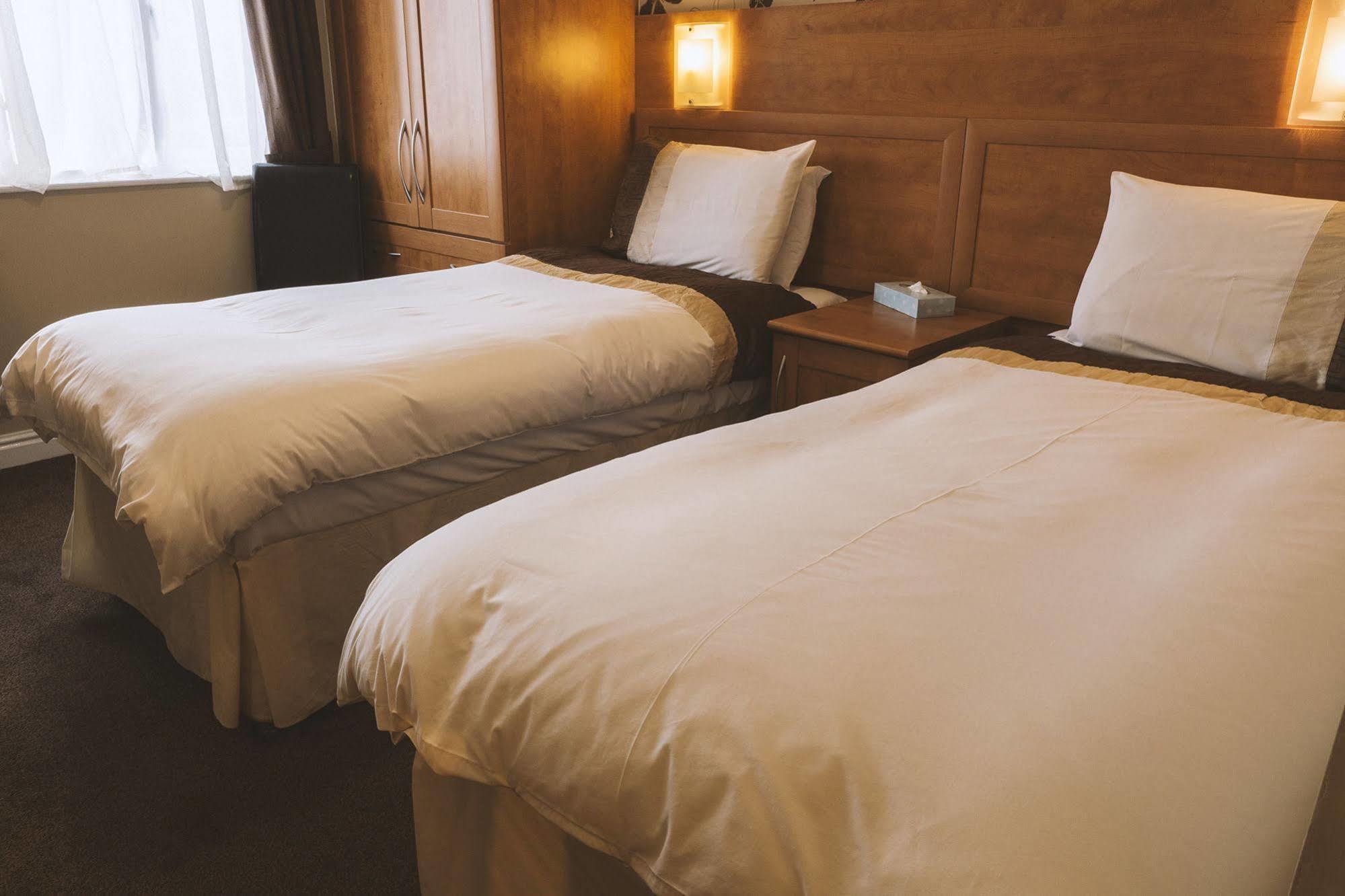 Trivelles Park Hotel Preston  Bagian luar foto